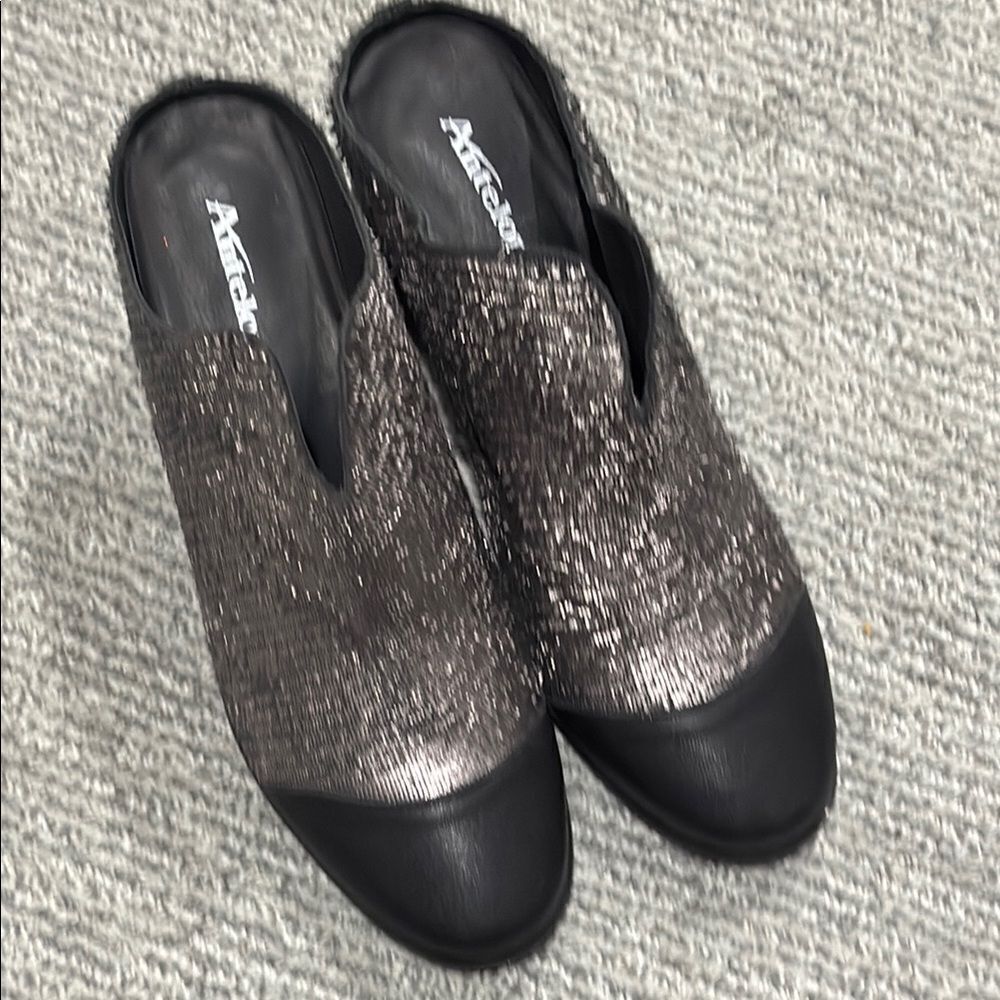 Antelope Women's Black Slip-On Shoes